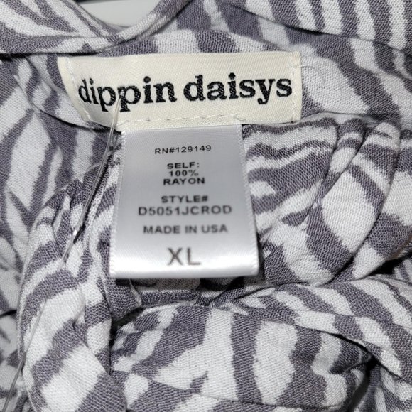 Dippin Daisys Nomad Sarong. White and grey animal print. Size XL. NWT - Picture 6 of 6